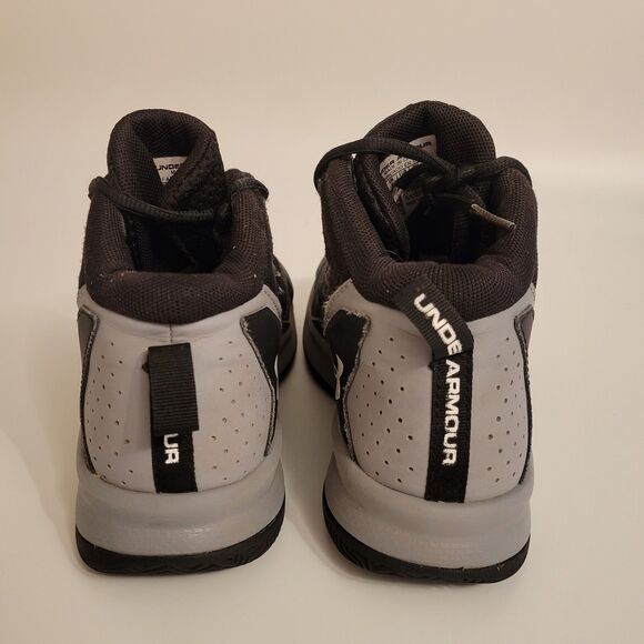 Under Armour Youth Jet Mid Size 1.5Y Black Lace Up Basketball Shoes 1274068-001 - Picture 3 of 10